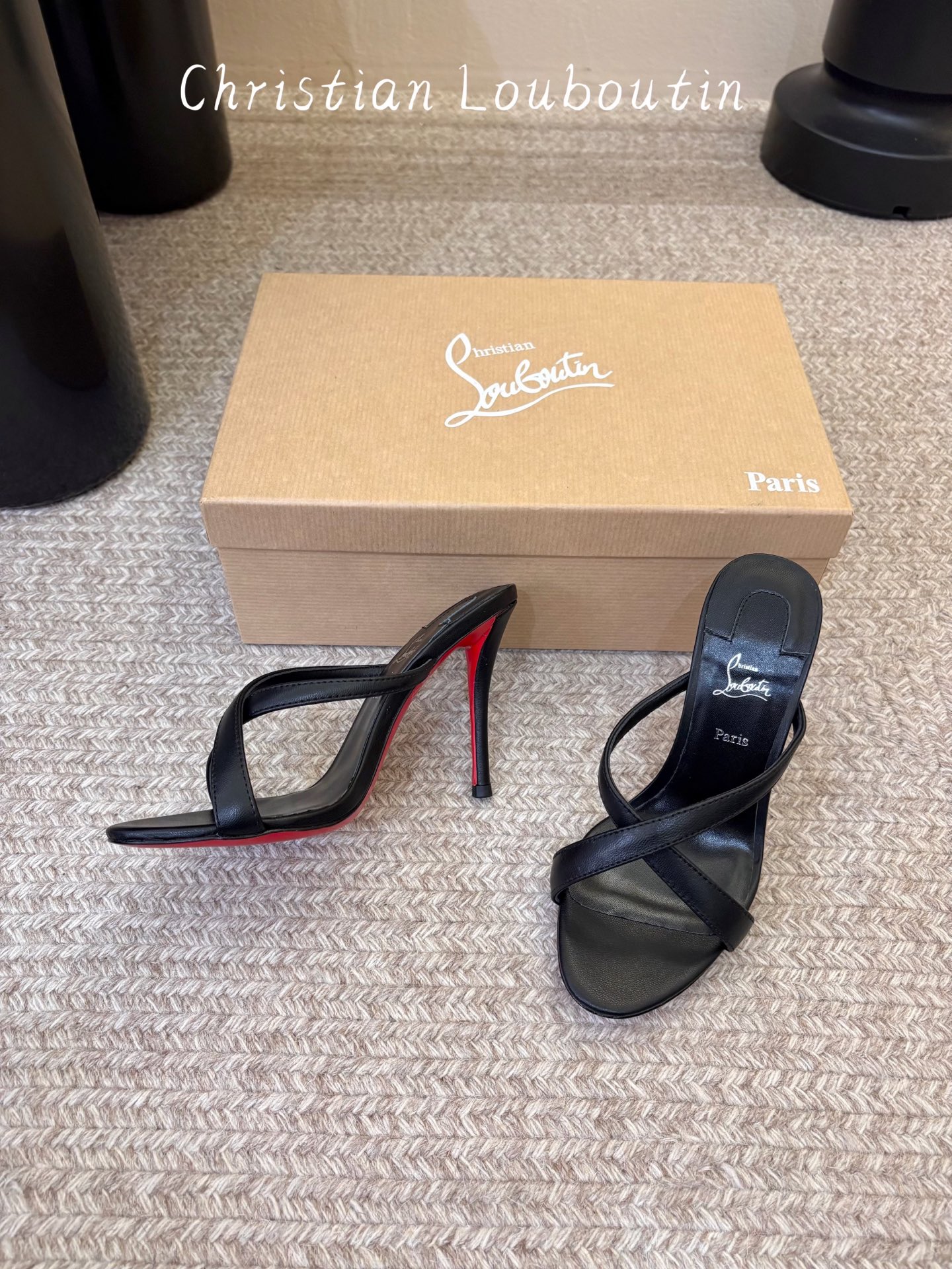 Christian Louboutin | 2026s𝐒原版CL全新秀款高跟鞋~ 时装红底凉鞋 新款红底金属跟火红玫瑰 Christian Louboutin | 2026s𝐒原版CL全新秀款高跟鞋~ 时装红底凉鞋 新款红底金属跟火红玫瑰