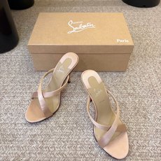 Christian Louboutin | 2026s𝐒原版CL全新秀款高跟鞋~ 时装红底凉鞋 新款红底金属跟火红玫瑰 Christian Louboutin | 2026s𝐒原版CL全新秀款高跟鞋~ 时装红底凉鞋 新款红底金属跟火红玫瑰