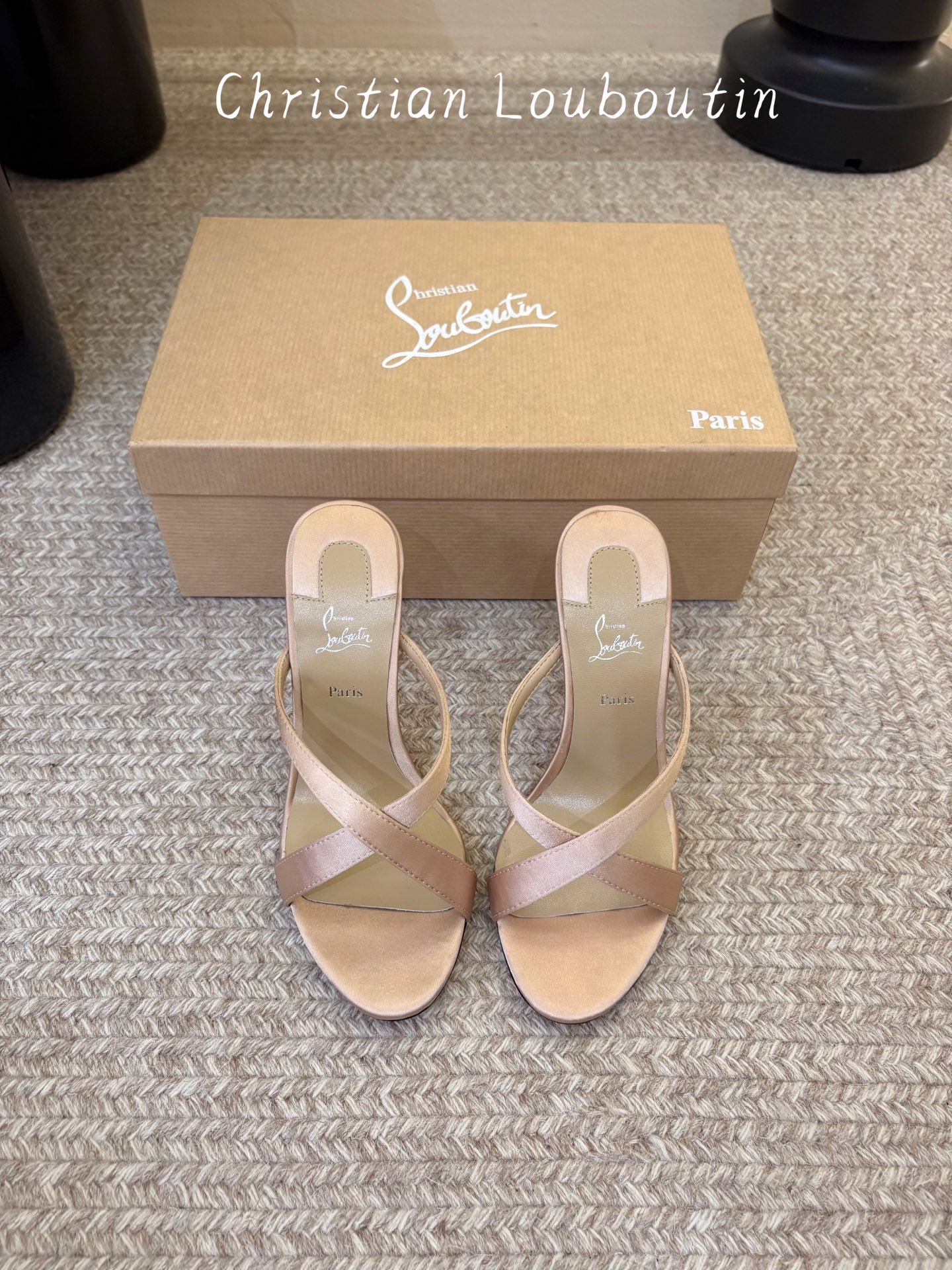 Christian Louboutin | 2026s𝐒原版CL全新秀款高跟鞋～ 时装红底凉鞋  新款红底金属跟火红玫瑰