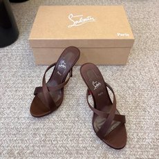 Christian Louboutin | 2026s𝐒原版CL全新秀款高跟鞋~ 时装红底凉鞋 新款红底金属跟火红玫瑰 Christian Louboutin | 2026s𝐒原版CL全新秀款高跟鞋~ 时装红底凉鞋 新款红底金属跟火红玫瑰