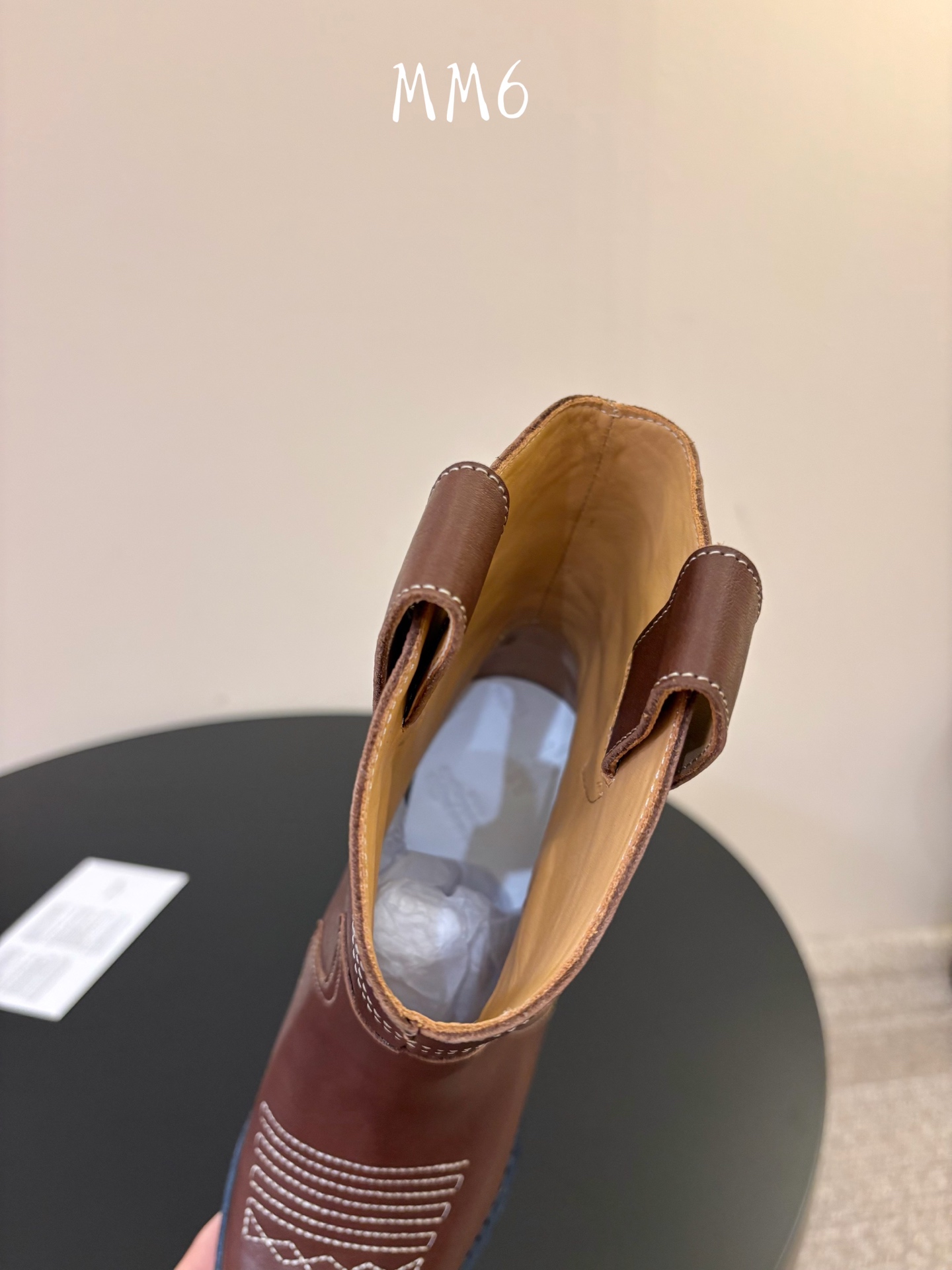 mm6短靴 难得让我眼前一亮的小靴子 褶皱设计慵懒随性 进出专柜无压力 一眼心动 貌美西部战靴 慵懒法式 软糯舒适 mm6短靴 难得让我眼前一亮的小靴子 褶皱设计慵懒随性 进出专柜无压力 一眼心动 貌美西部战靴 慵懒法式 软糯舒适