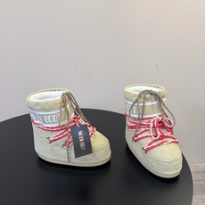 Moon Boot2026vs秋冬季爆款雪地靴系列…… 【情侣亲子月亮雪地靴】 忘了UGG吧,时髦人都在穿Moon B Moon Boot2026vs秋冬季爆款雪地靴系列…… 【情侣亲子月亮雪地靴】 忘了UGG吧,时髦人都在穿Moon B
