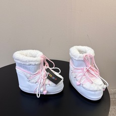 Moon Boot2026vs秋冬季爆款雪地靴系列…… 【情侣亲子月亮雪地靴】 忘了UGG吧,时髦人都在穿Moon B Moon Boot2026vs秋冬季爆款雪地靴系列…… 【情侣亲子月亮雪地靴】 忘了UGG吧,时髦人都在穿Moon B
