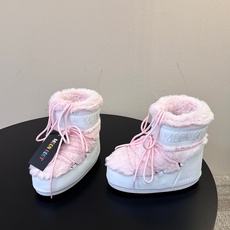 Moon Boot2026vs秋冬季爆款雪地靴系列…… 【情侣亲子月亮雪地靴】 忘了UGG吧,时髦人都在穿Moon B Moon Boot2026vs秋冬季爆款雪地靴系列…… 【情侣亲子月亮雪地靴】 忘了UGG吧,时髦人都在穿Moon B