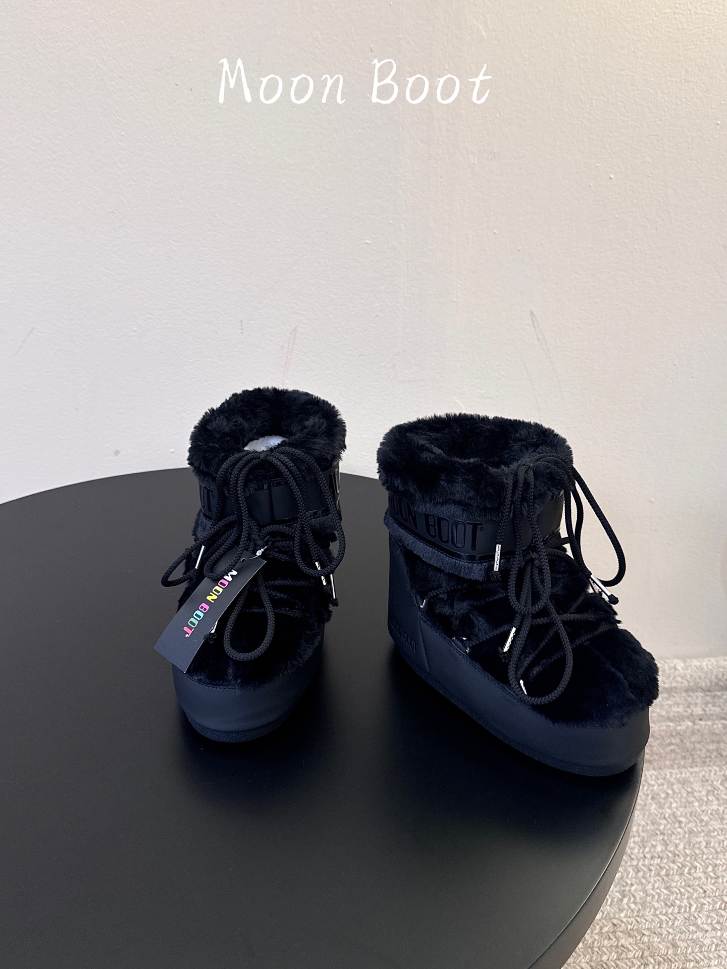 Moon Boot2026vs秋冬季爆款雪地靴系列…… 【情侣亲子月亮雪地靴】 忘了UGG吧,时髦人都在穿Moon B Moon Boot2026vs秋冬季爆款雪地靴系列…… 【情侣亲子月亮雪地靴】 忘了UGG吧,时髦人都在穿Moon B