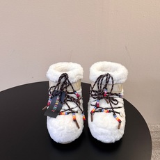 Moon Boot2026vs秋冬季爆款雪地靴系列…… 【情侣亲子月亮雪地靴】 忘了UGG吧,时髦人都在穿Moon B Moon Boot2026vs秋冬季爆款雪地靴系列…… 【情侣亲子月亮雪地靴】 忘了UGG吧,时髦人都在穿Moon B