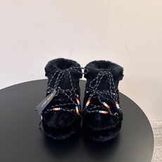 Moon Boot2026vs秋冬季爆款雪地靴系列…… 【情侣亲子月亮雪地靴】 忘了UGG吧,时髦人都在穿Moon B Moon Boot2026vs秋冬季爆款雪地靴系列…… 【情侣亲子月亮雪地靴】 忘了UGG吧,时髦人都在穿Moon B