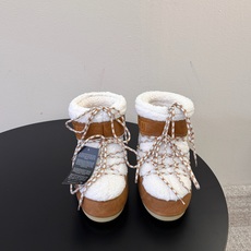 Moon Boot2026vs秋冬季爆款雪地靴系列…… 【情侣亲子月亮雪地靴】 忘了UGG吧,时髦人都在穿Moon B Moon Boot2026vs秋冬季爆款雪地靴系列…… 【情侣亲子月亮雪地靴】 忘了UGG吧,时髦人都在穿Moon B