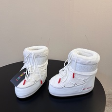 Moon Boot2026vs秋冬季爆款雪地靴系列…… 【情侣亲子月亮雪地靴】 忘了UGG吧,时髦人都在穿Moon B Moon Boot2026vs秋冬季爆款雪地靴系列…… 【情侣亲子月亮雪地靴】 忘了UGG吧,时髦人都在穿Moon B