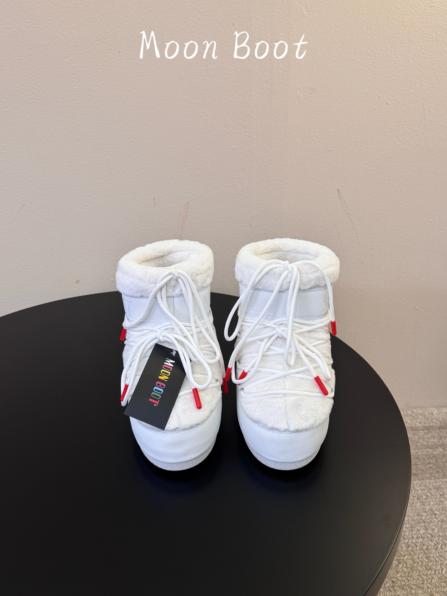 Moon Boot2026vs秋冬季爆款雪地靴系列…… 【情侣亲子月亮雪地靴】 忘了UGG吧,时髦人都在穿Moon B Moon Boot2026vs秋冬季爆款雪地靴系列…… 【情侣亲子月亮雪地靴】 忘了UGG吧,时髦人都在穿Moon B