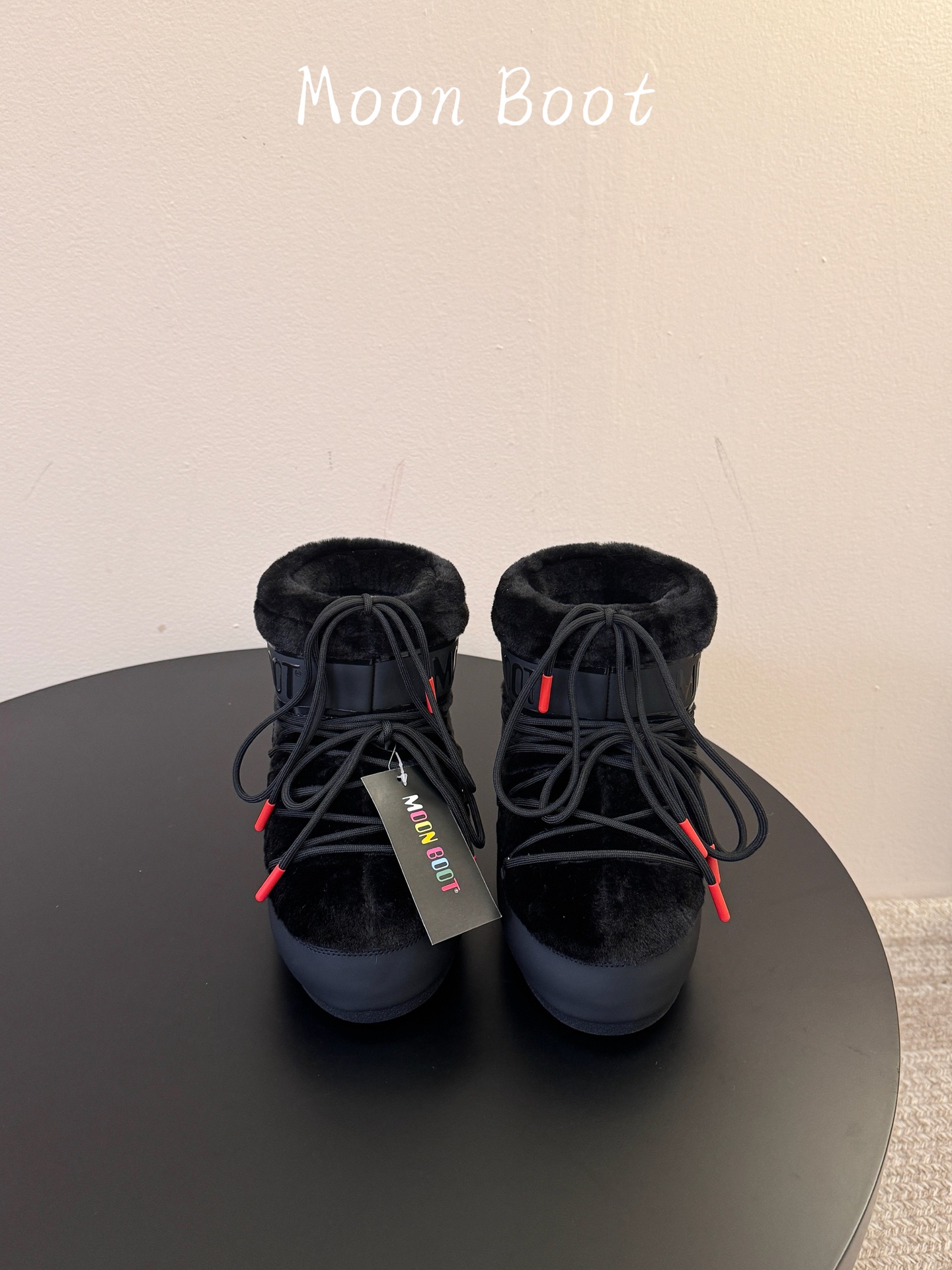 Moon Boot2026vs秋冬季爆款雪地靴系列…… 【情侣亲子月亮雪地靴】 忘了UGG吧,时髦人都在穿Moon B Moon Boot2026vs秋冬季爆款雪地靴系列…… 【情侣亲子月亮雪地靴】 忘了UGG吧,时髦人都在穿Moon B