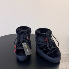 Moon Boot2026vs秋冬季爆款雪地靴系列…… 【情侣亲子月亮雪地靴】 忘了UGG吧,时髦人都在穿Moon B Moon Boot2026vs秋冬季爆款雪地靴系列…… 【情侣亲子月亮雪地靴】 忘了UGG吧,时髦人都在穿Moon B