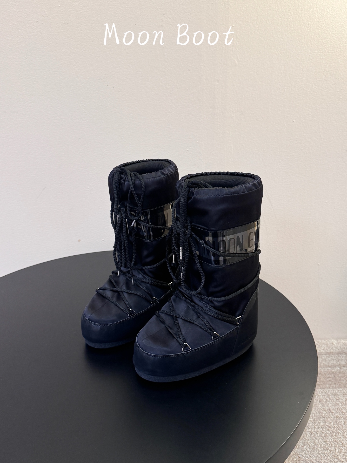 Moon Boot2026vs秋冬季爆款雪地靴系列…… 【情侣亲子月亮雪地靴】 忘了UGG吧,时髦人都在穿Moon B Moon Boot2026vs秋冬季爆款雪地靴系列…… 【情侣亲子月亮雪地靴】 忘了UGG吧,时髦人都在穿Moon B
