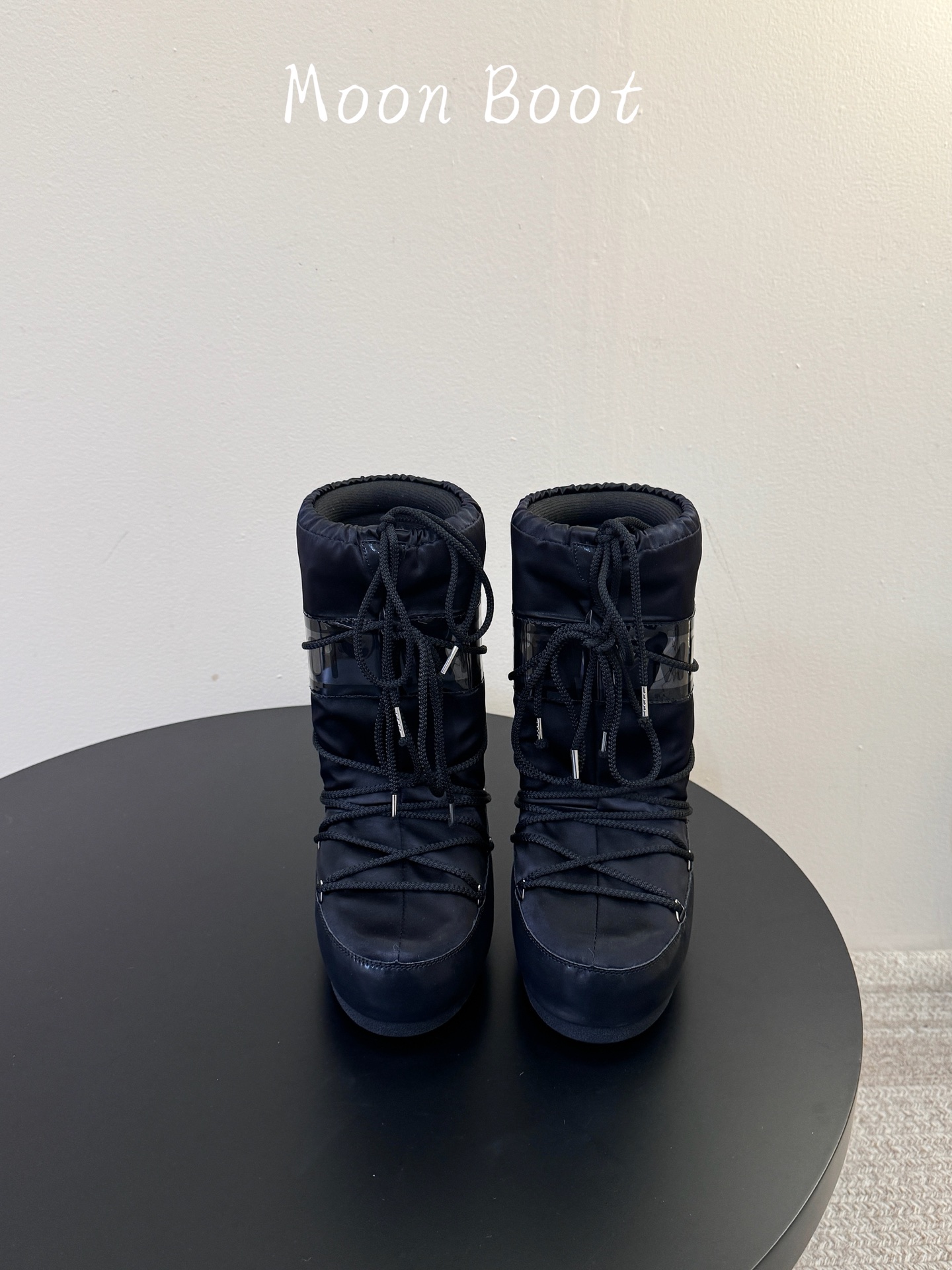 Moon Boot2026vs秋冬季爆款雪地靴系列…… 【情侣亲子月亮雪地靴】 忘了UGG吧,时髦人都在穿Moon B Moon Boot2026vs秋冬季爆款雪地靴系列…… 【情侣亲子月亮雪地靴】 忘了UGG吧,时髦人都在穿Moon B