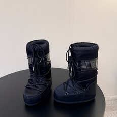 Moon Boot2026vs秋冬季爆款雪地靴系列…… 【情侣亲子月亮雪地靴】 忘了UGG吧,时髦人都在穿Moon B Moon Boot2026vs秋冬季爆款雪地靴系列…… 【情侣亲子月亮雪地靴】 忘了UGG吧,时髦人都在穿Moon B
