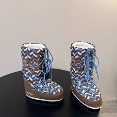 Moon Boot2026vs秋冬季爆款雪地靴系列…… 【情侣亲子月亮雪地靴】 忘了UGG吧,时髦人都在穿Moon B Moon Boot2026vs秋冬季爆款雪地靴系列…… 【情侣亲子月亮雪地靴】 忘了UGG吧,时髦人都在穿Moon B