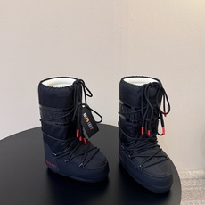 Moon Boot2026vs秋冬季爆款雪地靴系列…… 【情侣亲子月亮雪地靴】 忘了UGG吧,时髦人都在穿Moon B Moon Boot2026vs秋冬季爆款雪地靴系列…… 【情侣亲子月亮雪地靴】 忘了UGG吧,时髦人都在穿Moon B