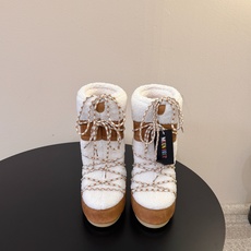 Moon Boot2026vs秋冬季爆款雪地靴系列…… 【情侣亲子月亮雪地靴】 忘了UGG吧,时髦人都在穿Moon B Moon Boot2026vs秋冬季爆款雪地靴系列…… 【情侣亲子月亮雪地靴】 忘了UGG吧,时髦人都在穿Moon B