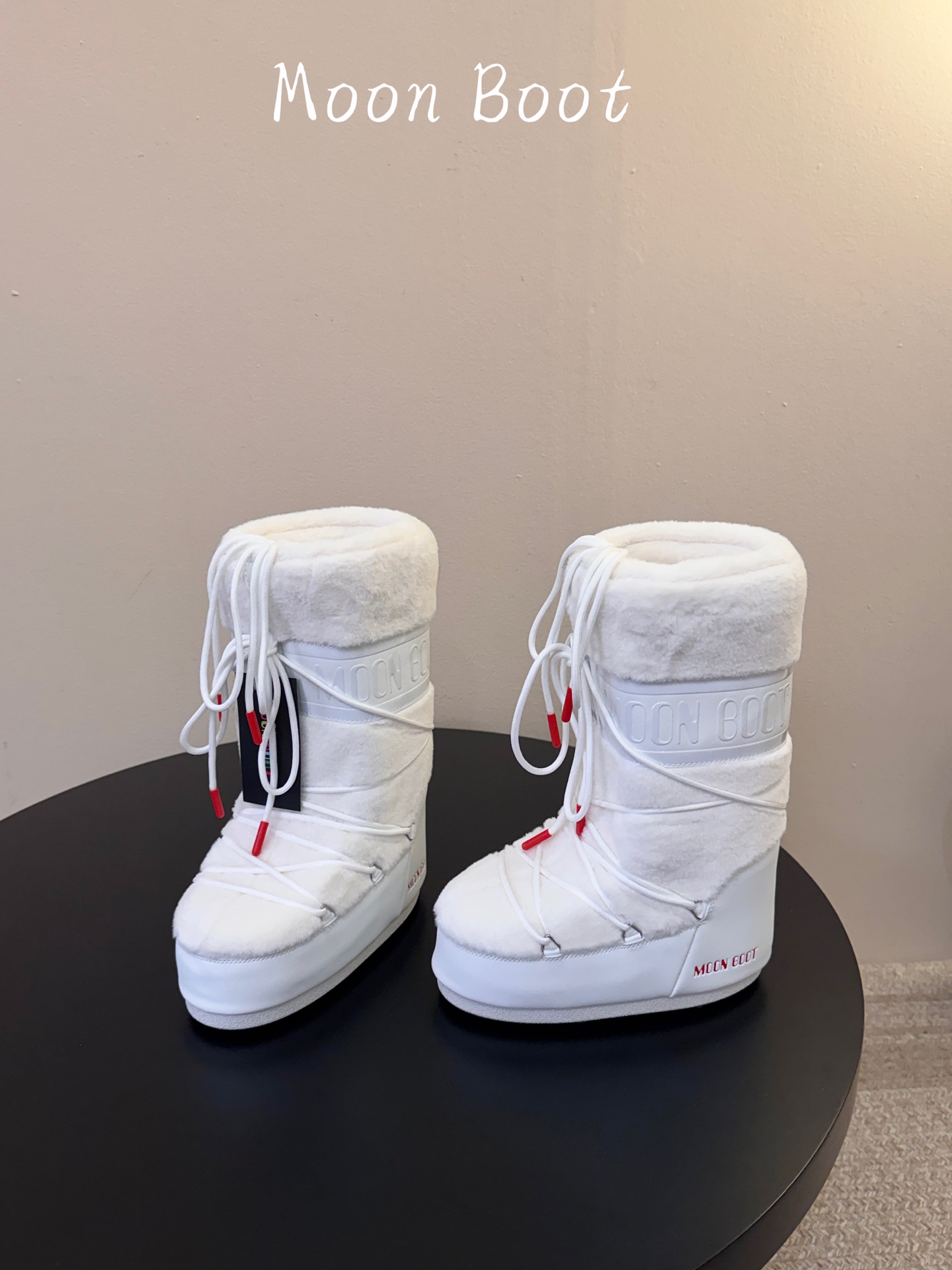 Moon Boot2026vs秋冬季爆款雪地靴系列…… 【情侣亲子月亮雪地靴】 忘了UGG吧,时髦人都在穿Moon B Moon Boot2026vs秋冬季爆款雪地靴系列…… 【情侣亲子月亮雪地靴】 忘了UGG吧,时髦人都在穿Moon B