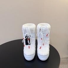 Moon Boot2026vs秋冬季爆款雪地靴系列…… 【情侣亲子月亮雪地靴】 忘了UGG吧,时髦人都在穿Moon B Moon Boot2026vs秋冬季爆款雪地靴系列…… 【情侣亲子月亮雪地靴】 忘了UGG吧,时髦人都在穿Moon B