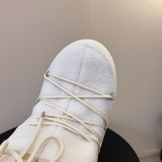 Moon Boot2026vs秋冬季爆款雪地靴系列…… 【情侣亲子月亮雪地靴】 忘了UGG吧,时髦人都在穿Moon B Moon Boot2026vs秋冬季爆款雪地靴系列…… 【情侣亲子月亮雪地靴】 忘了UGG吧,时髦人都在穿Moon B