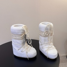 Moon Boot2026vs秋冬季爆款雪地靴系列…… 【情侣亲子月亮雪地靴】 忘了UGG吧,时髦人都在穿Moon B Moon Boot2026vs秋冬季爆款雪地靴系列…… 【情侣亲子月亮雪地靴】 忘了UGG吧,时髦人都在穿Moon B