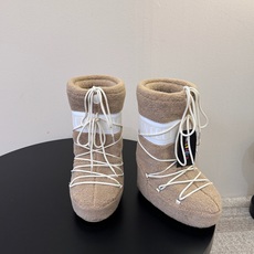 Moon Boot2026vs秋冬季爆款雪地靴系列…… 【情侣亲子月亮雪地靴】 忘了UGG吧,时髦人都在穿Moon B Moon Boot2026vs秋冬季爆款雪地靴系列…… 【情侣亲子月亮雪地靴】 忘了UGG吧,时髦人都在穿Moon B