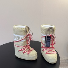 Moon Boot2026vs秋冬季爆款雪地靴系列…… 【情侣亲子月亮雪地靴】 忘了UGG吧,时髦人都在穿Moon B Moon Boot2026vs秋冬季爆款雪地靴系列…… 【情侣亲子月亮雪地靴】 忘了UGG吧,时髦人都在穿Moon B