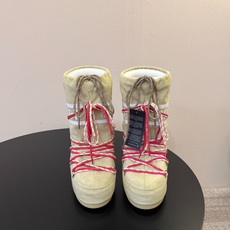 Moon Boot2026vs秋冬季爆款雪地靴系列…… 【情侣亲子月亮雪地靴】 忘了UGG吧,时髦人都在穿Moon B Moon Boot2026vs秋冬季爆款雪地靴系列…… 【情侣亲子月亮雪地靴】 忘了UGG吧,时髦人都在穿Moon B