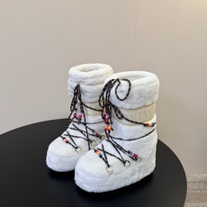 Moon Boot2026vs秋冬季爆款雪地靴系列…… 【情侣亲子月亮雪地靴】 忘了UGG吧,时髦人都在穿Moon B Moon Boot2026vs秋冬季爆款雪地靴系列…… 【情侣亲子月亮雪地靴】 忘了UGG吧,时髦人都在穿Moon B