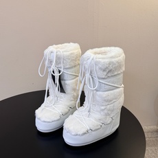 Moon Boot2026vs秋冬季爆款雪地靴系列…… 【情侣亲子月亮雪地靴】 忘了UGG吧,时髦人都在穿Moon B Moon Boot2026vs秋冬季爆款雪地靴系列…… 【情侣亲子月亮雪地靴】 忘了UGG吧,时髦人都在穿Moon B