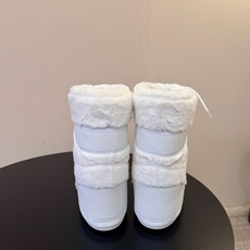 Moon Boot2026vs秋冬季爆款雪地靴系列…… 【情侣亲子月亮雪地靴】 忘了UGG吧,时髦人都在穿Moon B Moon Boot2026vs秋冬季爆款雪地靴系列…… 【情侣亲子月亮雪地靴】 忘了UGG吧,时髦人都在穿Moon B