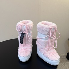 Moon Boot2026vs秋冬季爆款雪地靴系列…… 【情侣亲子月亮雪地靴】 忘了UGG吧,时髦人都在穿Moon B Moon Boot2026vs秋冬季爆款雪地靴系列…… 【情侣亲子月亮雪地靴】 忘了UGG吧,时髦人都在穿Moon B