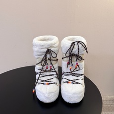 Moon Boot2026vs秋冬季爆款雪地靴系列…… 【情侣亲子月亮雪地靴】 忘了UGG吧,时髦人都在穿Moon B Moon Boot2026vs秋冬季爆款雪地靴系列…… 【情侣亲子月亮雪地靴】 忘了UGG吧,时髦人都在穿Moon B
