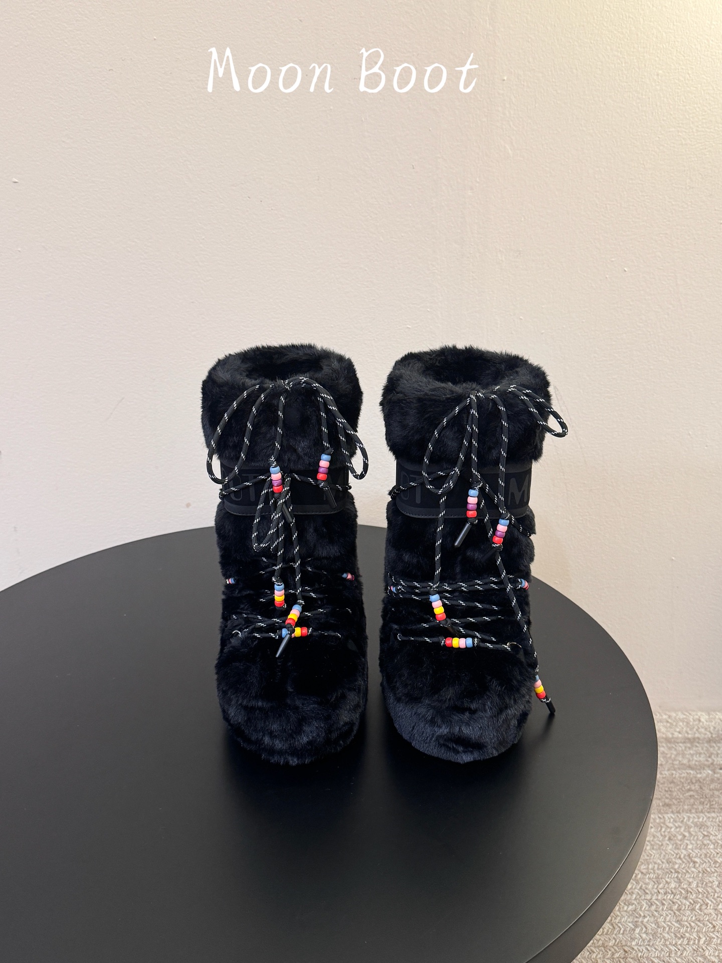 Moon Boot2026vs秋冬季爆款雪地靴系列…… 【情侣亲子月亮雪地靴】 忘了UGG吧,时髦人都在穿Moon B Moon Boot2026vs秋冬季爆款雪地靴系列…… 【情侣亲子月亮雪地靴】 忘了UGG吧,时髦人都在穿Moon B