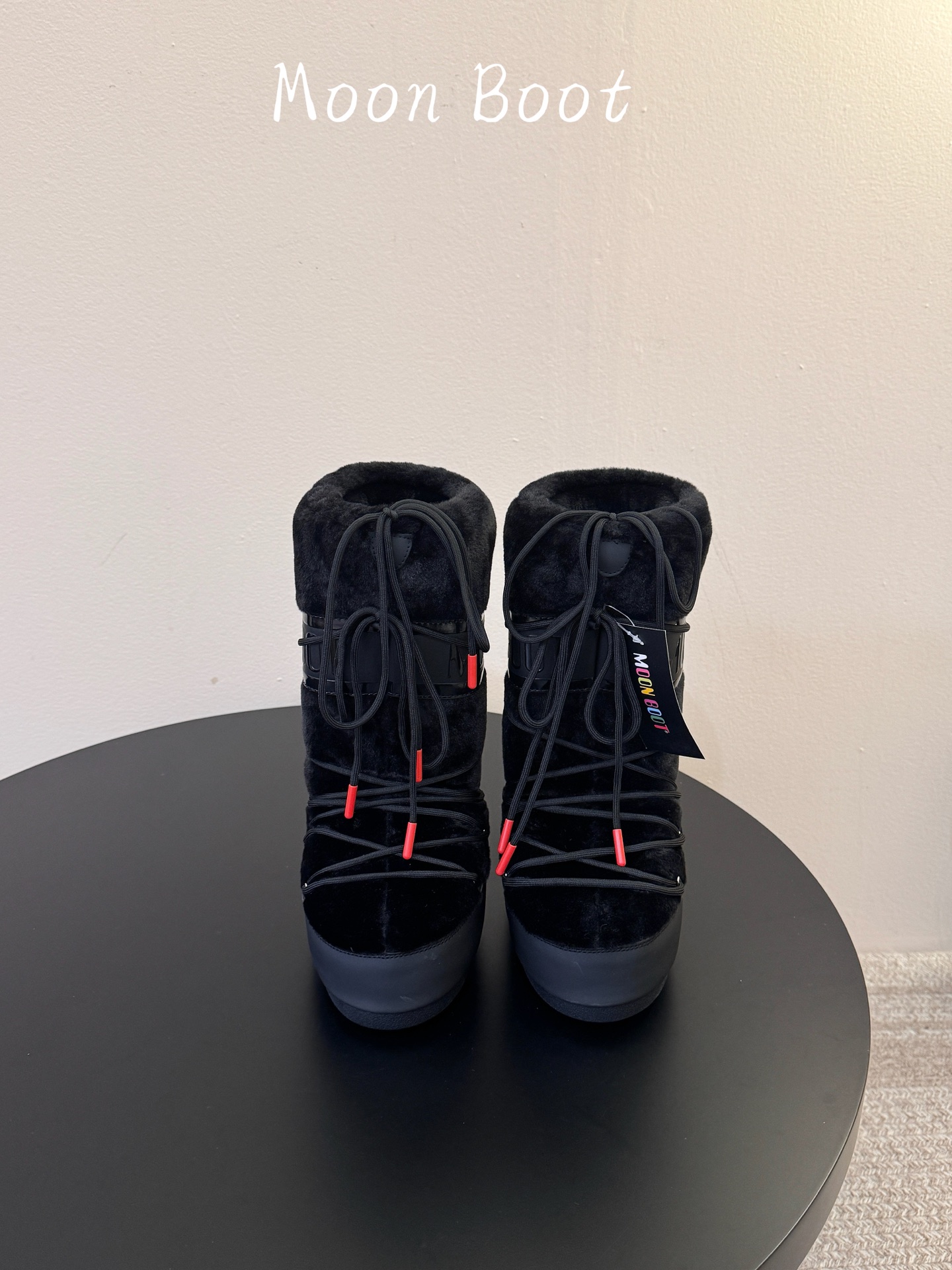 Moon Boot2026vs秋冬季爆款雪地靴系列…… 【情侣亲子月亮雪地靴】 忘了UGG吧,时髦人都在穿Moon B Moon Boot2026vs秋冬季爆款雪地靴系列…… 【情侣亲子月亮雪地靴】 忘了UGG吧,时髦人都在穿Moon B
