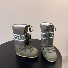 Moon Boot2026vs秋冬季爆款雪地靴系列…… 【情侣亲子月亮雪地靴】 忘了UGG吧,时髦人都在穿Moon B Moon Boot2026vs秋冬季爆款雪地靴系列…… 【情侣亲子月亮雪地靴】 忘了UGG吧,时髦人都在穿Moon B