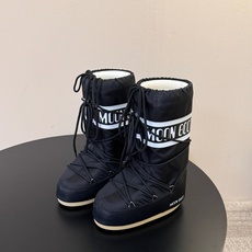 Moon Boot2026vs秋冬季爆款雪地靴系列…… 【情侣亲子月亮雪地靴】 忘了UGG吧,时髦人都在穿Moon B Moon Boot2026vs秋冬季爆款雪地靴系列…… 【情侣亲子月亮雪地靴】 忘了UGG吧,时髦人都在穿Moon B