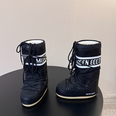 Moon Boot2026vs秋冬季爆款雪地靴系列…… 【情侣亲子月亮雪地靴】 忘了UGG吧,时髦人都在穿Moon B Moon Boot2026vs秋冬季爆款雪地靴系列…… 【情侣亲子月亮雪地靴】 忘了UGG吧,时髦人都在穿Moon B