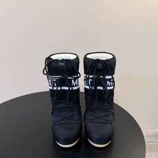 Moon Boot2026vs秋冬季爆款雪地靴系列…… 【情侣亲子月亮雪地靴】 忘了UGG吧,时髦人都在穿Moon B Moon Boot2026vs秋冬季爆款雪地靴系列…… 【情侣亲子月亮雪地靴】 忘了UGG吧,时髦人都在穿Moon B