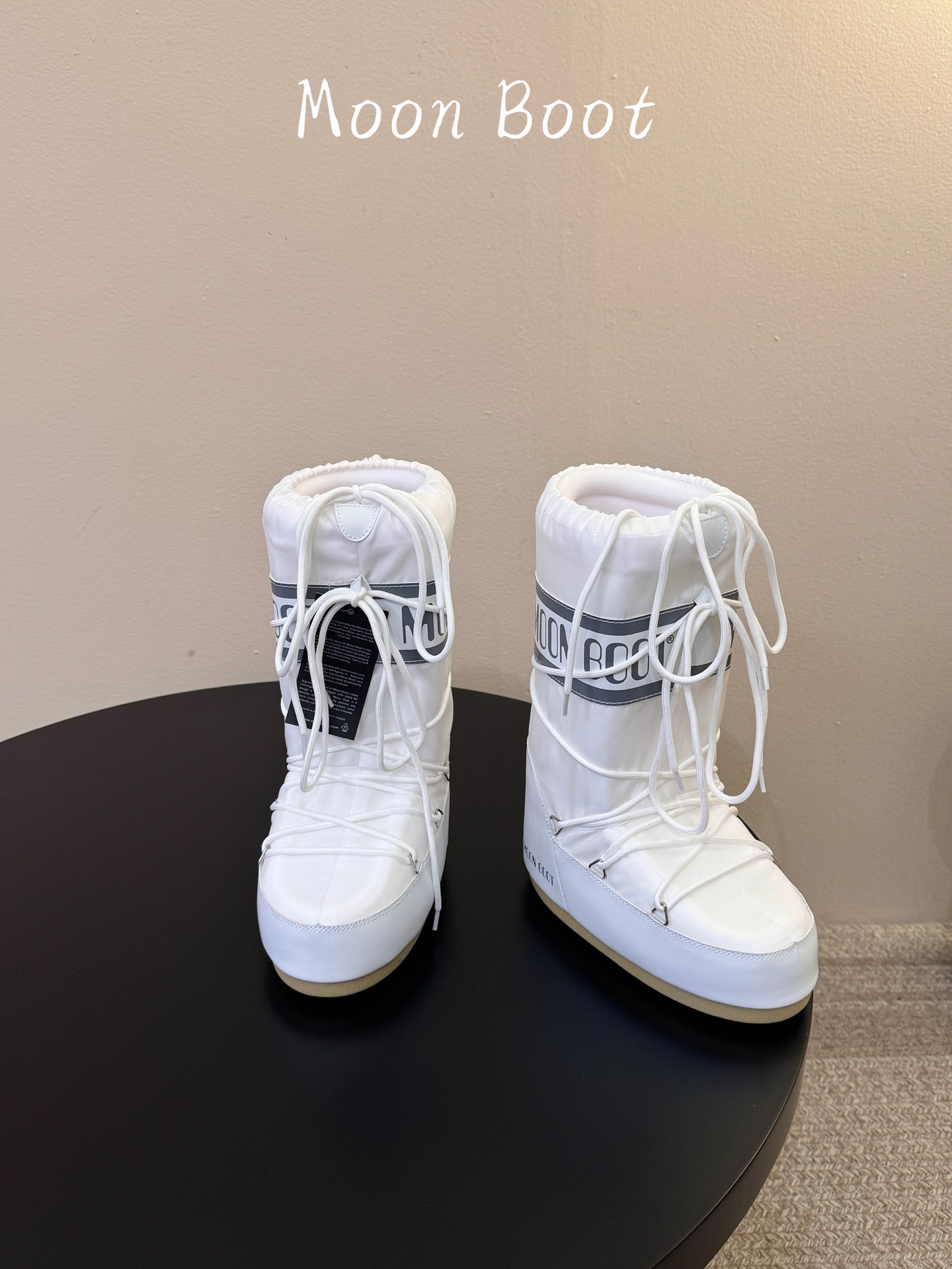 Moon Boot2026vs秋冬季爆款雪地靴系列…… 【情侣亲子月亮雪地靴】 忘了UGG吧,时髦人都在穿Moon B Moon Boot2026vs秋冬季爆款雪地靴系列…… 【情侣亲子月亮雪地靴】 忘了UGG吧,时髦人都在穿Moon B
