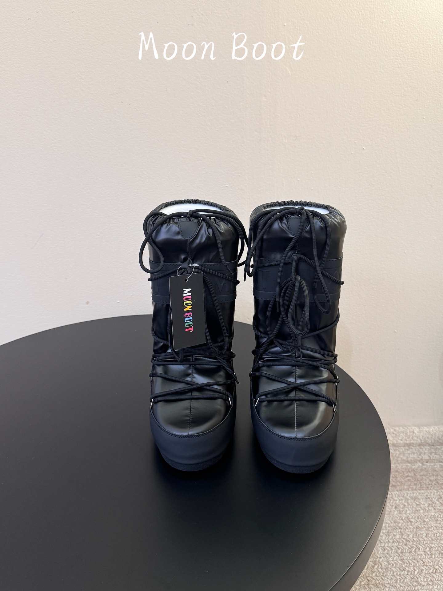 Moon Boot2026vs秋冬季爆款雪地靴系列…… 【情侣亲子月亮雪地靴】 忘了UGG吧,时髦人都在穿Moon B Moon Boot2026vs秋冬季爆款雪地靴系列…… 【情侣亲子月亮雪地靴】 忘了UGG吧,时髦人都在穿Moon B