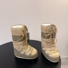 Moon Boot2026vs秋冬季爆款雪地靴系列…… 【情侣亲子月亮雪地靴】 忘了UGG吧,时髦人都在穿Moon B Moon Boot2026vs秋冬季爆款雪地靴系列…… 【情侣亲子月亮雪地靴】 忘了UGG吧,时髦人都在穿Moon B