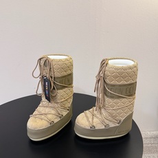 Moon Boot2026vs秋冬季爆款雪地靴系列…… 【情侣亲子月亮雪地靴】 忘了UGG吧,时髦人都在穿Moon B Moon Boot2026vs秋冬季爆款雪地靴系列…… 【情侣亲子月亮雪地靴】 忘了UGG吧,时髦人都在穿Moon B