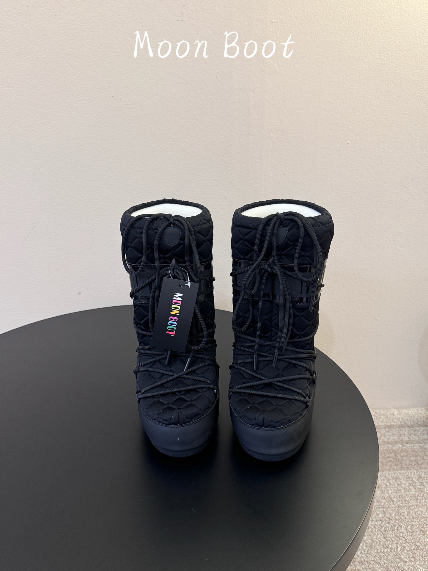 Moon Boot2026vs秋冬季爆款雪地靴系列…… 【情侣亲子月亮雪地靴】 忘了UGG吧,时髦人都在穿Moon B Moon Boot2026vs秋冬季爆款雪地靴系列…… 【情侣亲子月亮雪地靴】 忘了UGG吧,时髦人都在穿Moon B