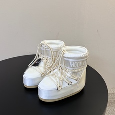 Moon Boot2026vs秋冬季爆款雪地靴系列…… 【情侣亲子月亮雪地靴】 忘了UGG吧,时髦人都在穿Moon B Moon Boot2026vs秋冬季爆款雪地靴系列…… 【情侣亲子月亮雪地靴】 忘了UGG吧,时髦人都在穿Moon B