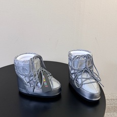 Moon Boot2026vs秋冬季爆款雪地靴系列…… 【情侣亲子月亮雪地靴】 忘了UGG吧,时髦人都在穿Moon B Moon Boot2026vs秋冬季爆款雪地靴系列…… 【情侣亲子月亮雪地靴】 忘了UGG吧,时髦人都在穿Moon B