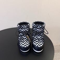 Moon Boot2026vs秋冬季爆款雪地靴系列…… 【情侣亲子月亮雪地靴】 忘了UGG吧,时髦人都在穿Moon B Moon Boot2026vs秋冬季爆款雪地靴系列…… 【情侣亲子月亮雪地靴】 忘了UGG吧,时髦人都在穿Moon B