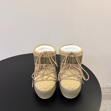 Moon Boot2026vs秋冬季爆款雪地靴系列…… 【情侣亲子月亮雪地靴】 忘了UGG吧,时髦人都在穿Moon B Moon Boot2026vs秋冬季爆款雪地靴系列…… 【情侣亲子月亮雪地靴】 忘了UGG吧,时髦人都在穿Moon B