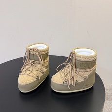 Moon Boot2026vs秋冬季爆款雪地靴系列…… 【情侣亲子月亮雪地靴】 忘了UGG吧,时髦人都在穿Moon B Moon Boot2026vs秋冬季爆款雪地靴系列…… 【情侣亲子月亮雪地靴】 忘了UGG吧,时髦人都在穿Moon B